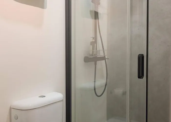 Liiiving In - Downtown Comfort House