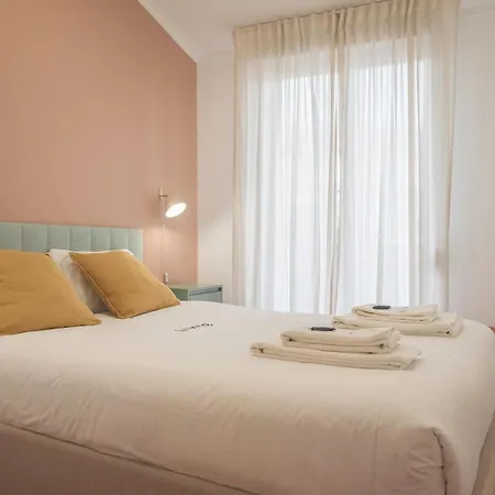 Liiiving In - Downtown Comfort House