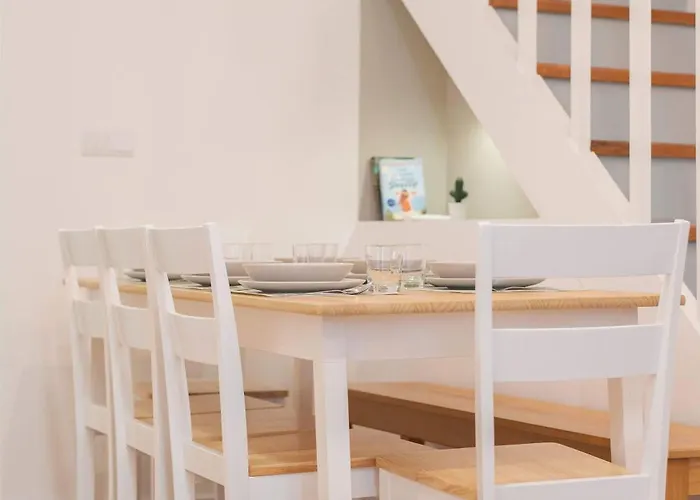 Liiiving In - Downtown Comfort House Dom wakacyjny