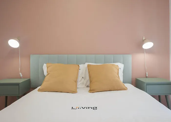 Liiiving In - Downtown Comfort House *