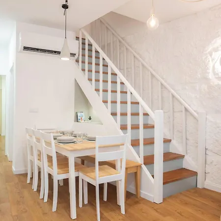 Liiiving In - Downtown Comfort House 펜션 *