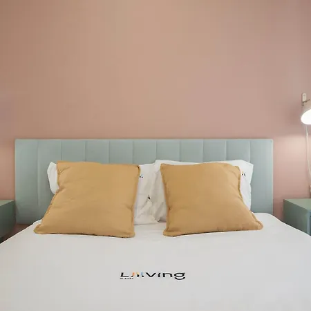 Liiiving In - Downtown Comfort House *