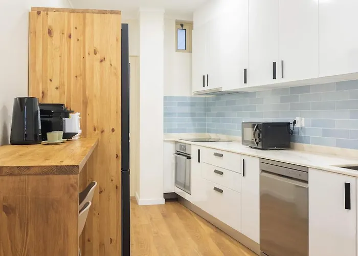 Liiiving In - Downtown Comfort House * Porto