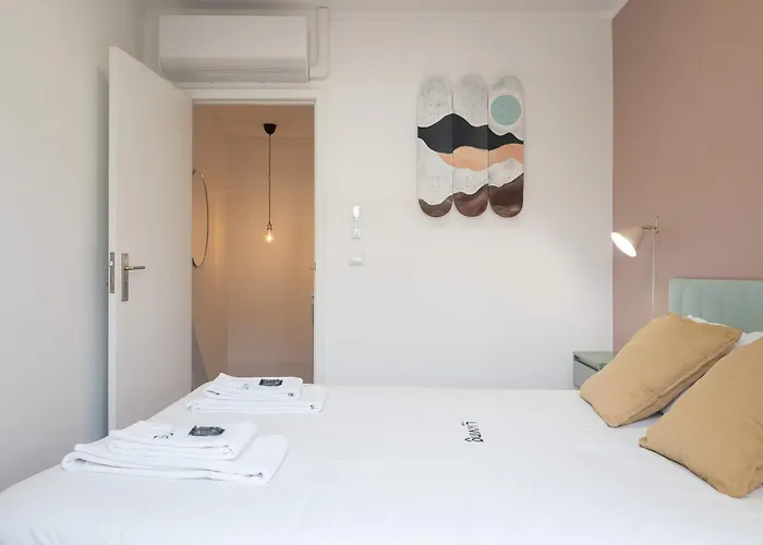 Casa de Férias Liiiving In - Downtown Comfort House